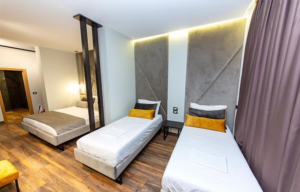 

Napoli - Riviera Albanese - Hotel Apollon Saranda