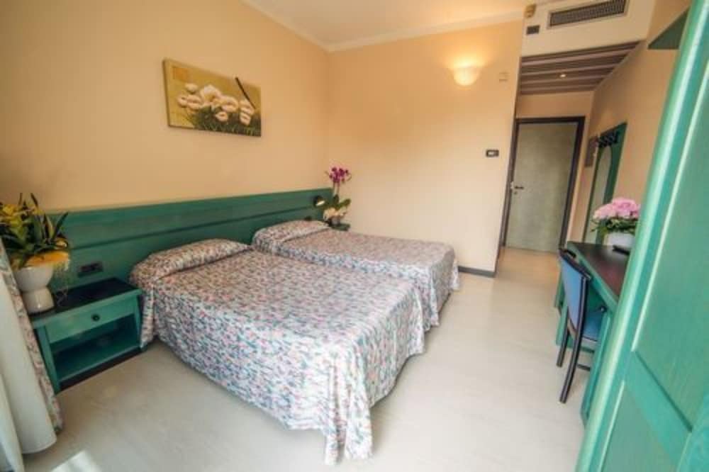 

Lamezia Terme - Villafranca di Verona - Hotel Eden