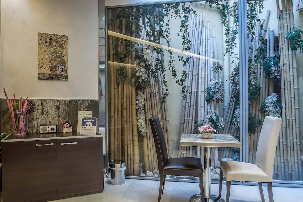 

Napoli - Roma - Catone District Hotel