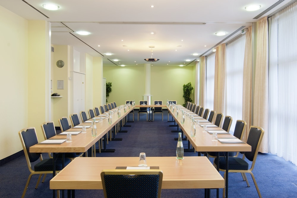 

Roma - Unterhaching - Holiday Inn Munich - South