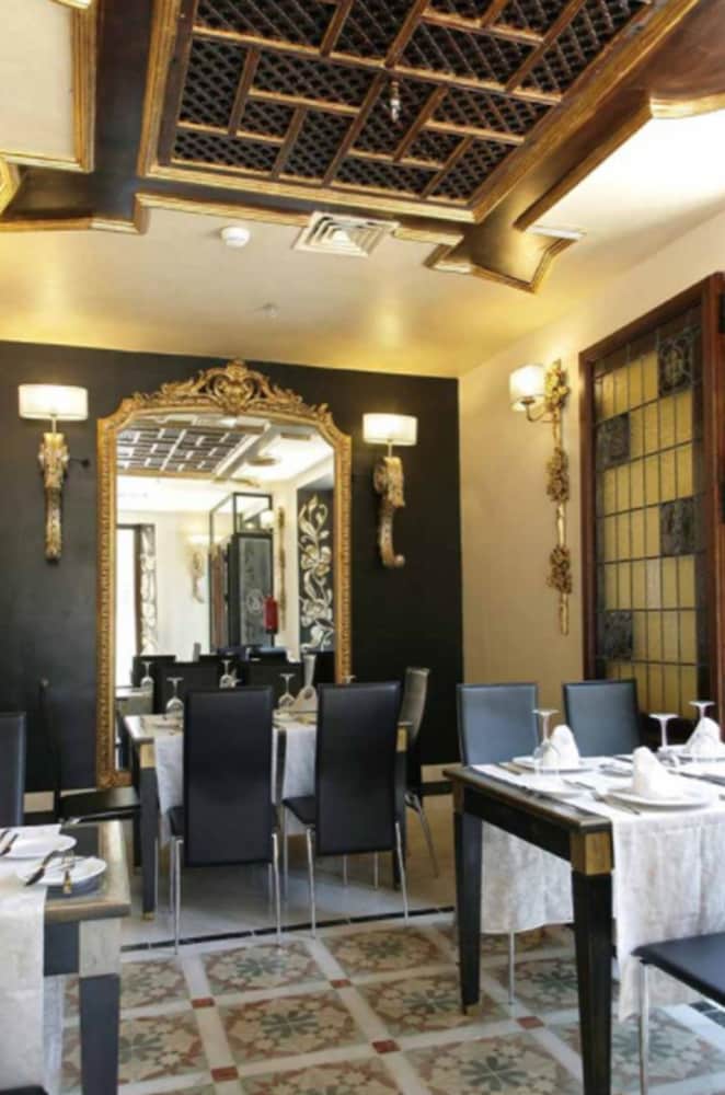 

Napoli - Valencina de la Concepción - Hotel Sacristía de Santa Ana