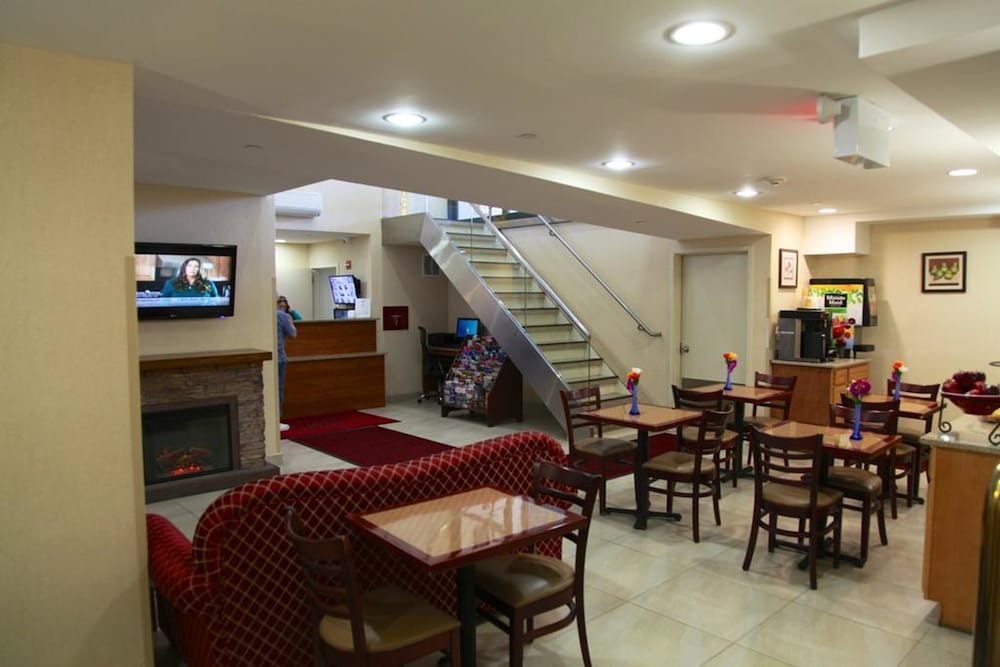 

Cagliari - Jamaica (NY) - Corona Hotel New York - LaGuardia Airport