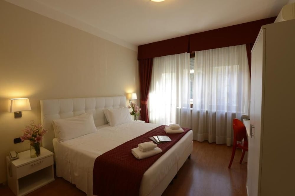 

Napoli - Venaria Reale - Hotel Tourist