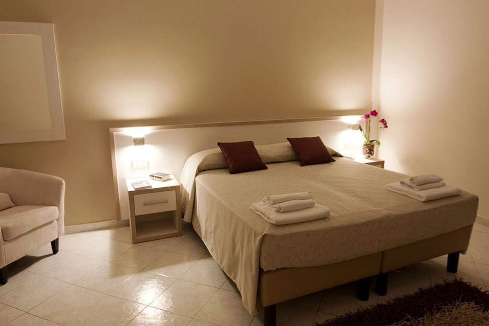 

Napoli - Brindisi - Hotel Residence Nemo
