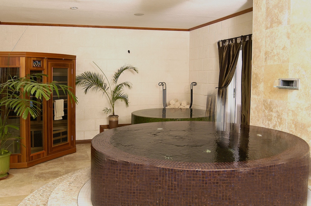 

Roma - Bridgetown - Accra Beach Hotel & Spa