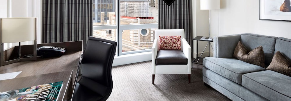

Bari - New York - Aeroporto La Guardia - Hotel 48LEX New York