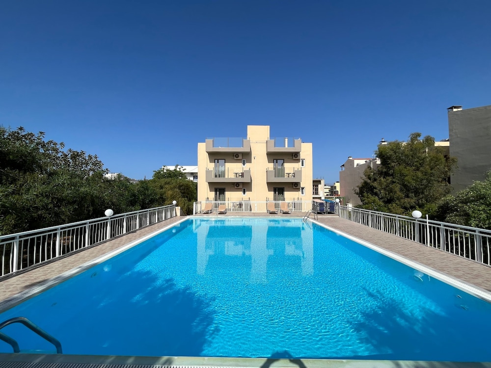 

Roma - Kato Gouves - Acropolis Apartments