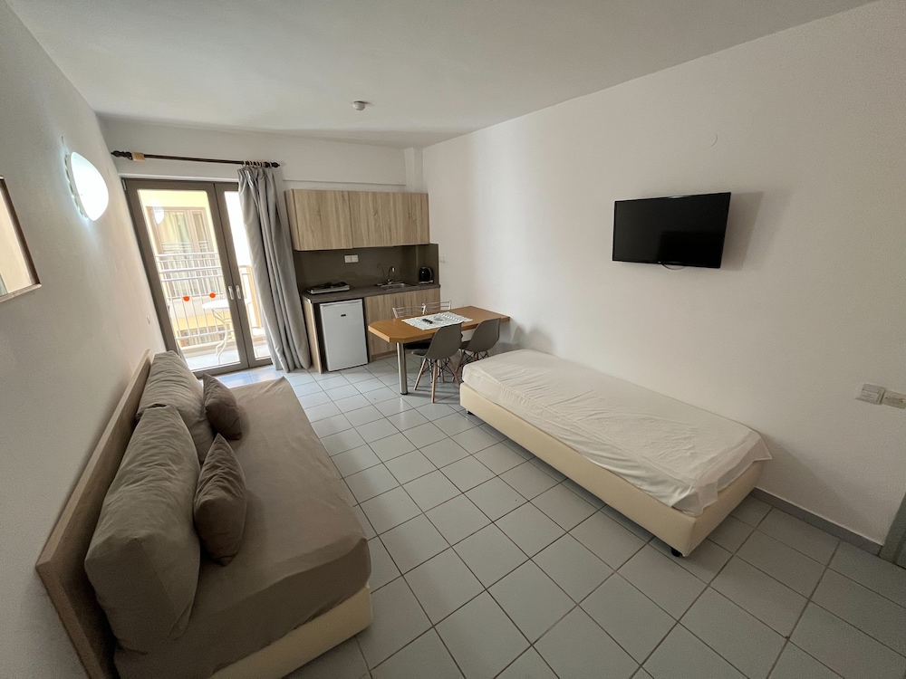 

Firenze - Kato Gouves - Acropolis Apartments