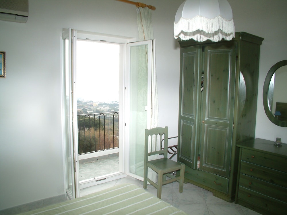 

Roma - Ischia - Hotel La Ginestra