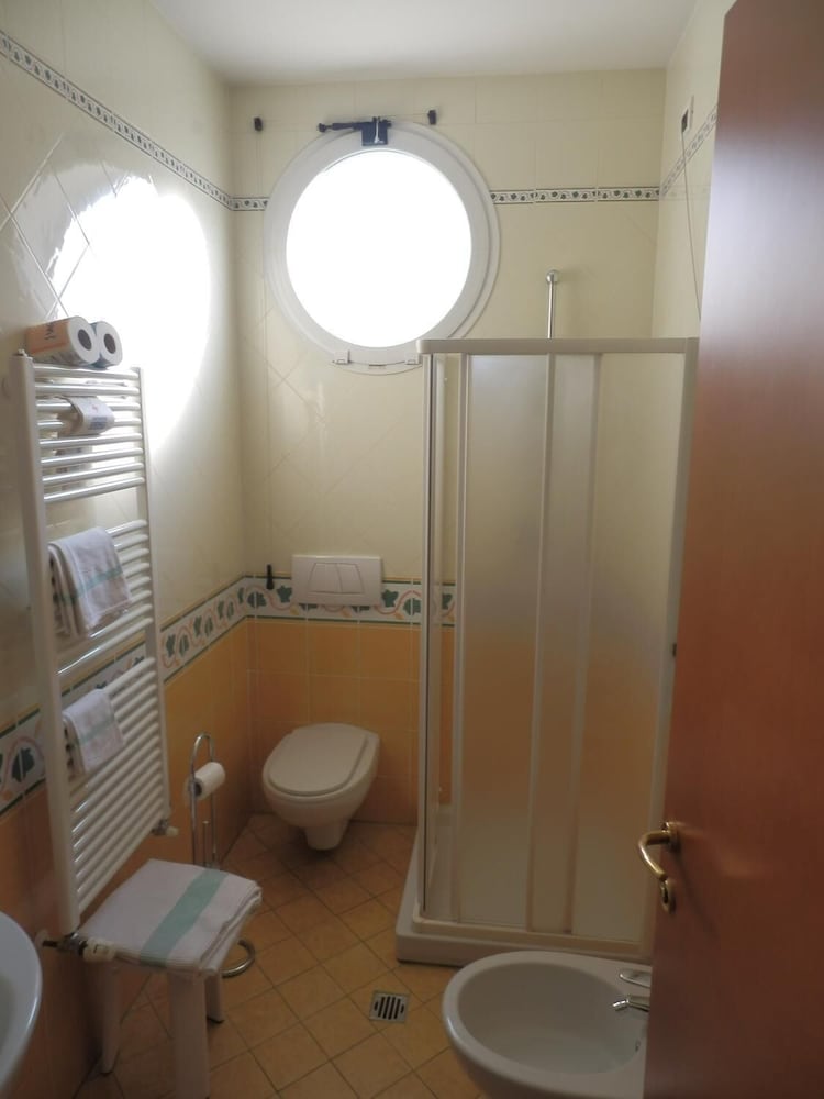 

Napoli - Taggia - Hotel Jean Marie