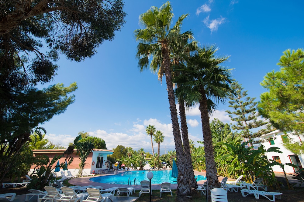 

Brindisi - Taormina - Villaggio Alkantara