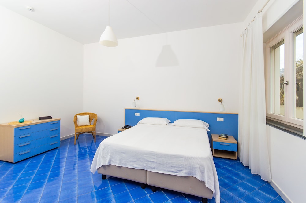 

Milano - Cetara - Residence Due Torri