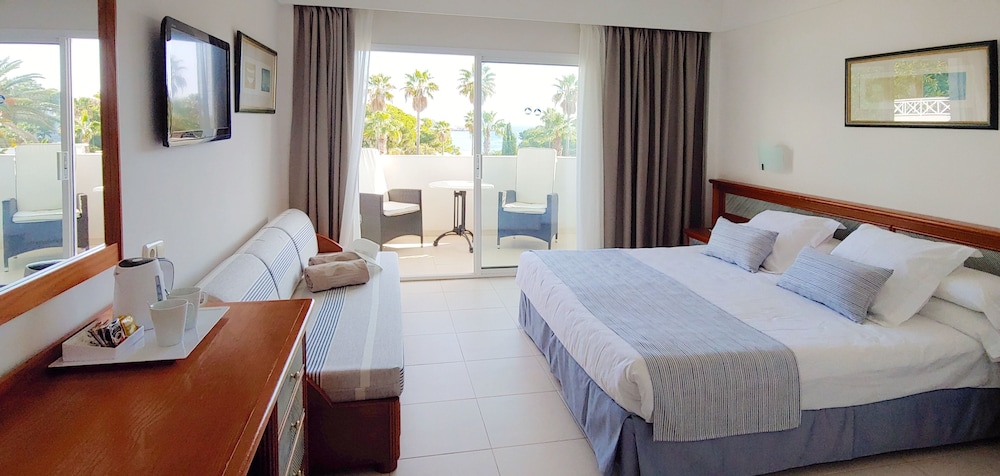 

Napoli - Santanyi - Hotel Rocamarina - Adults Only