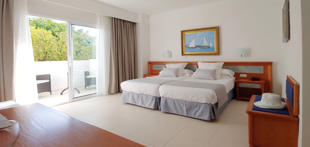 

Milano - Santanyi - Hotel Rocamarina - Adults Only