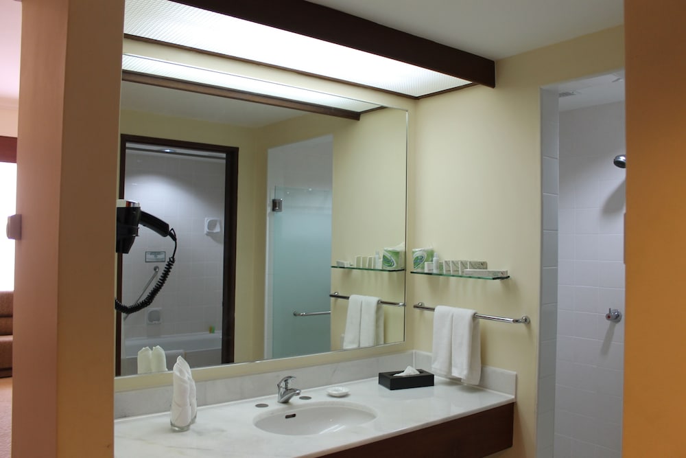 

Torino - Tanjung Bungah - Bayview Beach Resort