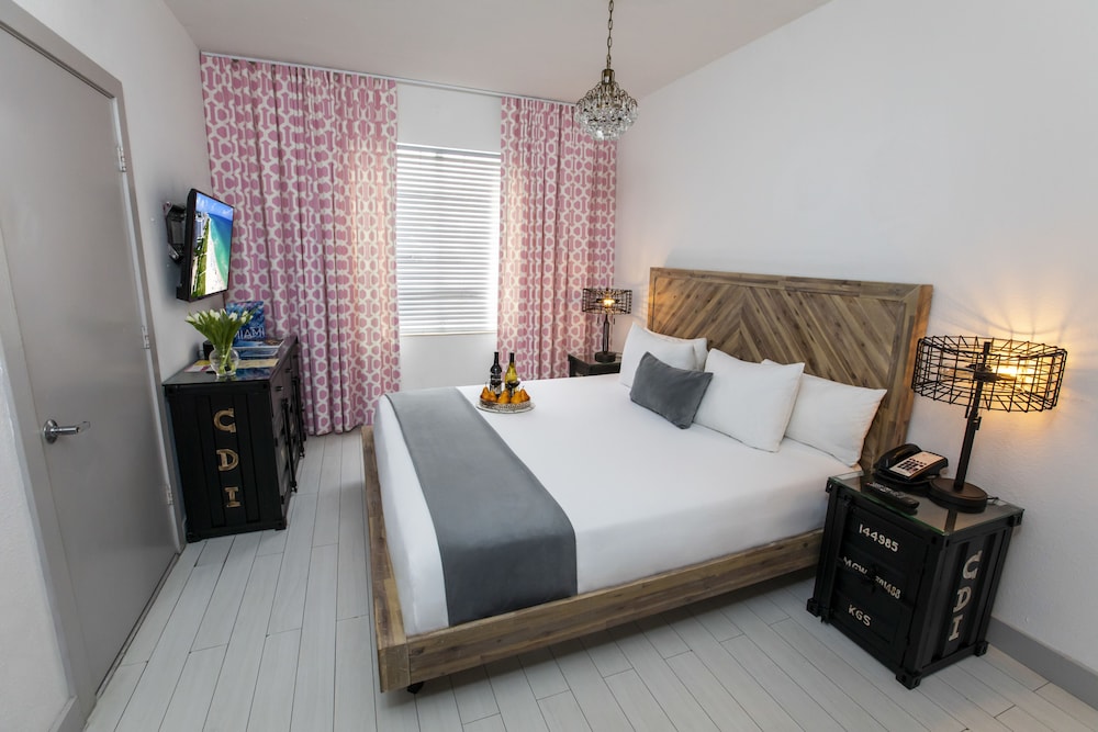 

Milano - North Bay Village - Whitelaw Hotel