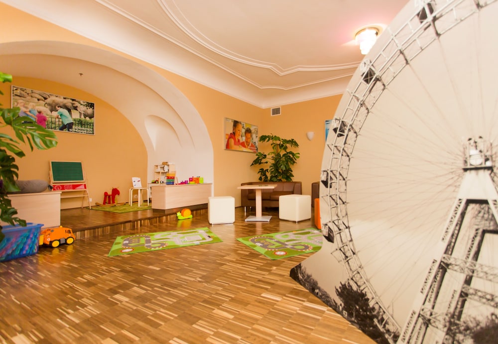 

Milano - Maria Lanzendorf - JUFA Hotel Wien City