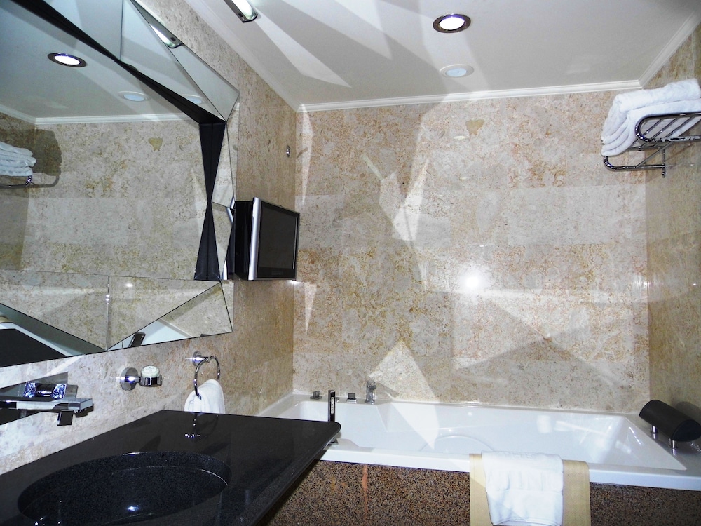 

Milano - ‘Udhaybah - Platinum Hotel