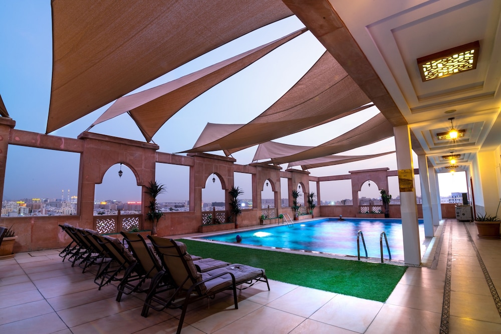 

Roma - Muscat - Platinum Hotel