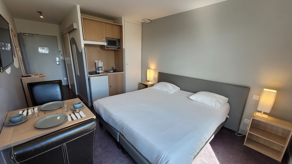 

Milano - Bayeux - Gold Beach Hotel & RESIDENCE
