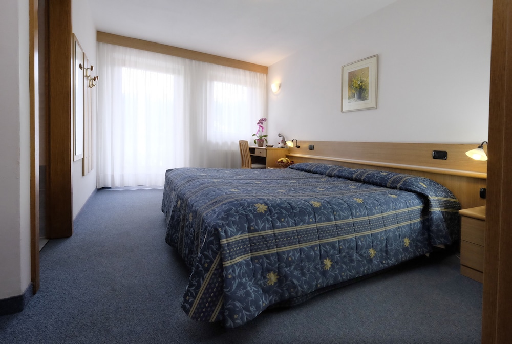 

Milano - Val di Fassa, Montagna Italia - Albergo Antico