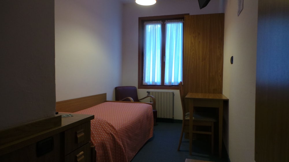

Cagliari - Val di Fiemme, Montagna Italia - Albergo Antico