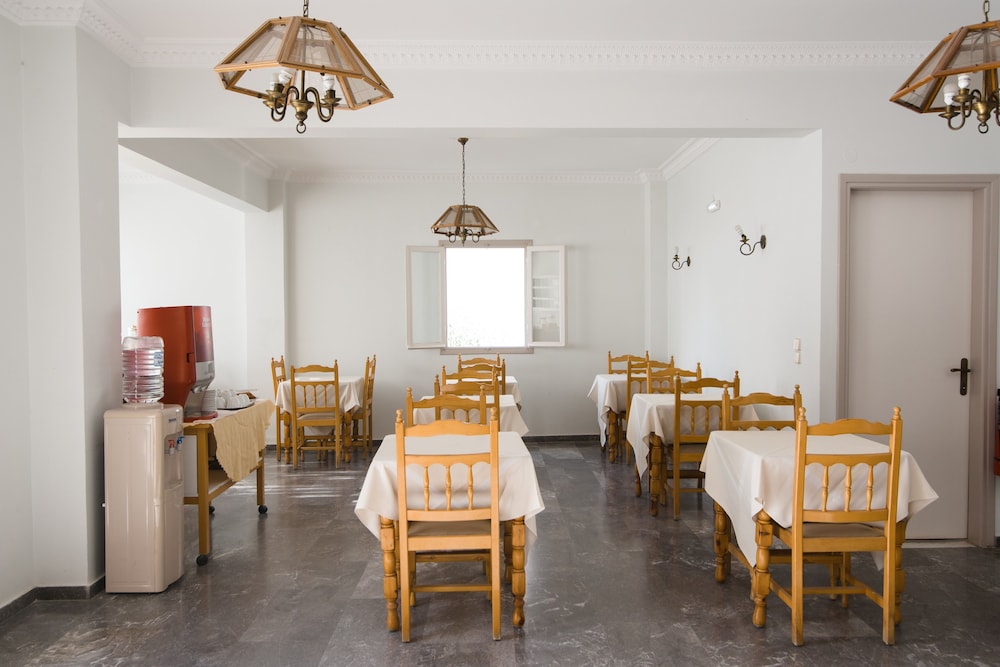 

Palermo - Perivolos - Kamari Blue Boutique Hotel