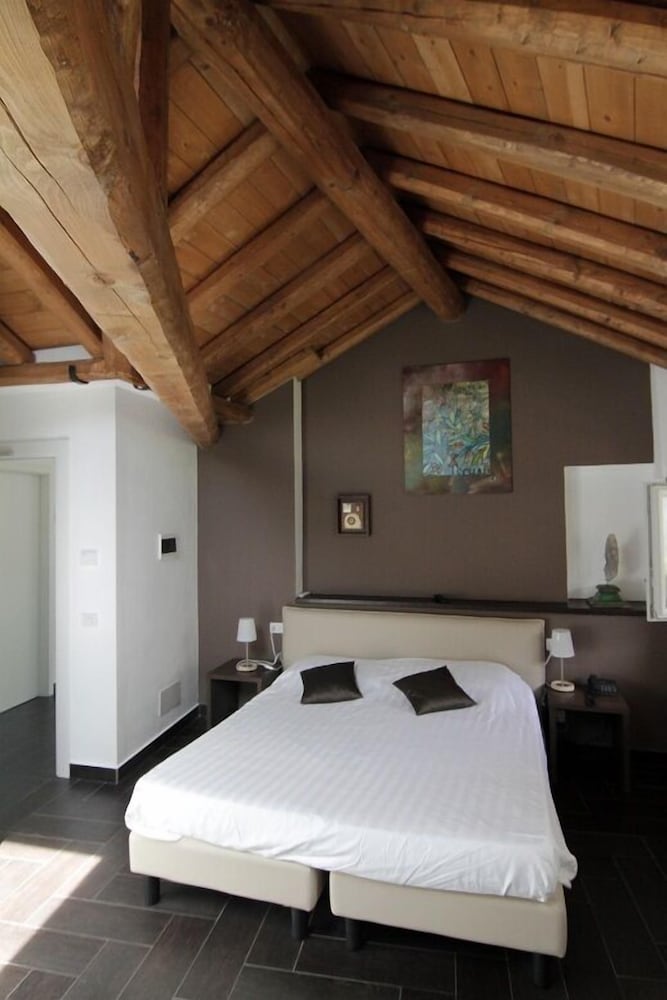

Napoli - Nesso - Hotel Corte Santa Libera