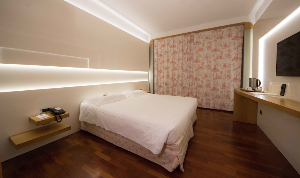 

Roma - Nerviano - Hotel Della Rotonda