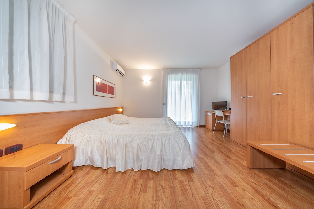 

Bari - Trento - Hotel Karinhall