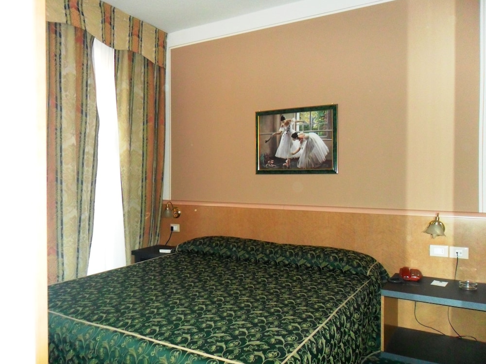

Cagliari - Peschiera Borromeo - Hotel Riviera