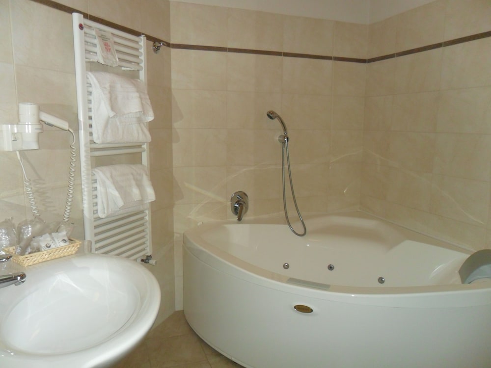 

Cagliari - San Giuliano Milanese - Hotel Riviera