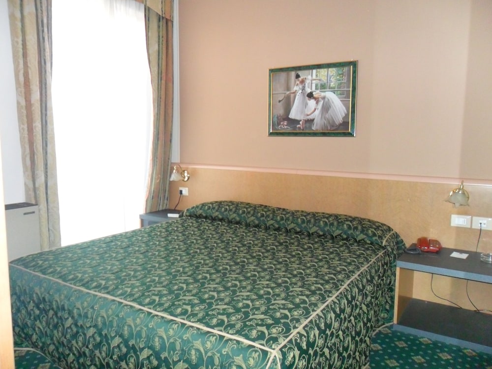 

Napoli - Sesto San Giovanni - Hotel Riviera