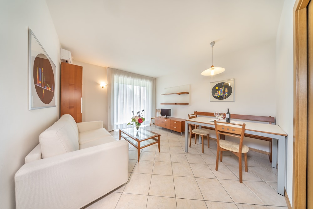 

Bari - Trento - Hotel Karinhall