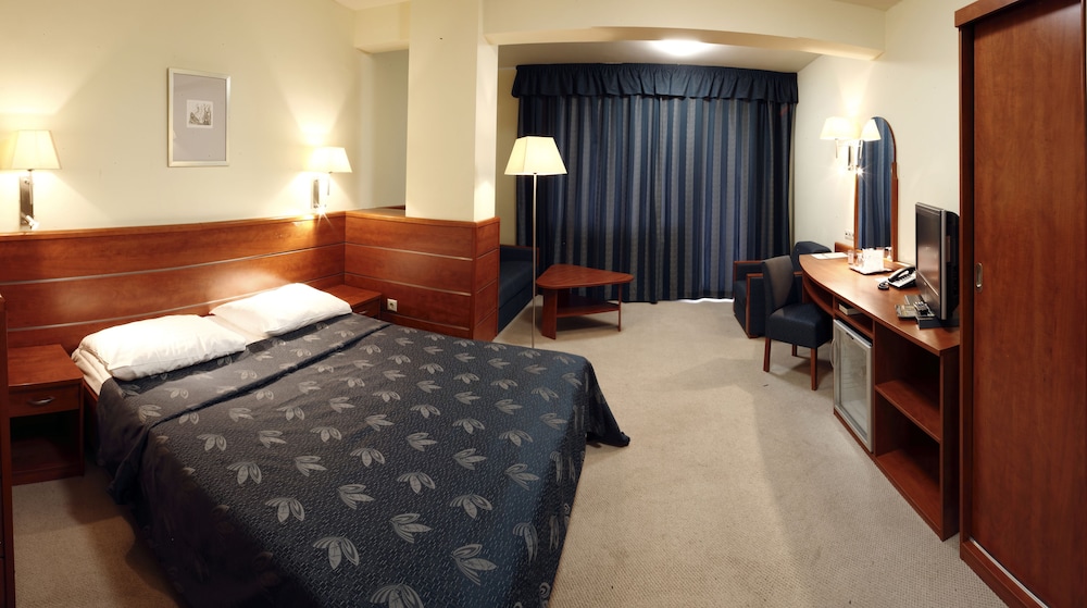 

Bologna - Budapest - Hotel Benczur