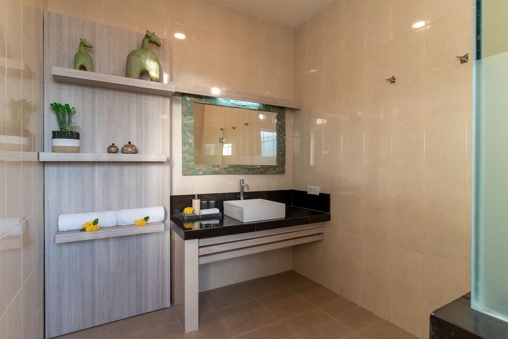 

Lamezia Terme - Nusa Dua - Bali - Benian Villas