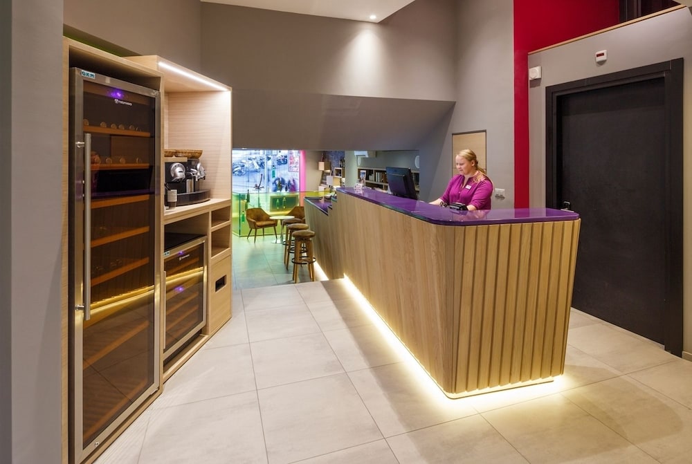 

Lamezia Terme - Romanel-sur-Lausanne - Swiss Wine by Fassbind