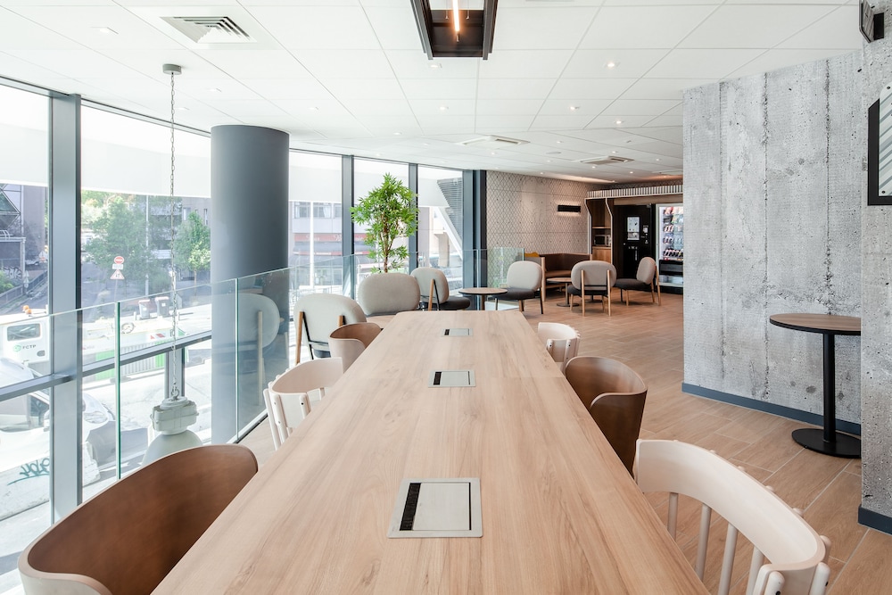 

Cagliari - Parigi - B&B HOTEL Paris Porte de Bagnolet