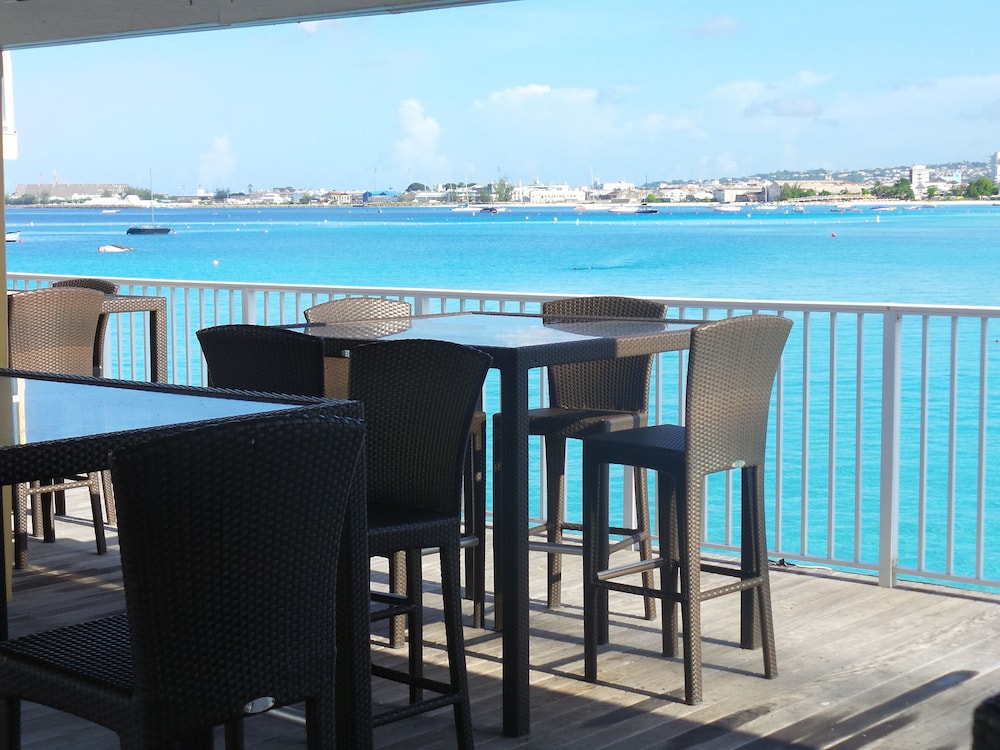 

Milano - Saint Lawrence - Radisson Aquatica Resort Barbados
