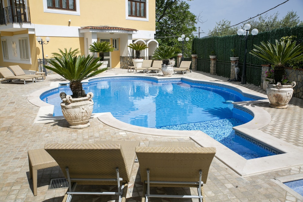 

Milano - Agerola - Resort Santangelo & SPA