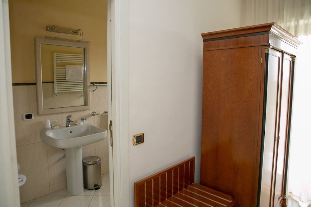 

Torino - Scala - Resort Santangelo & SPA
