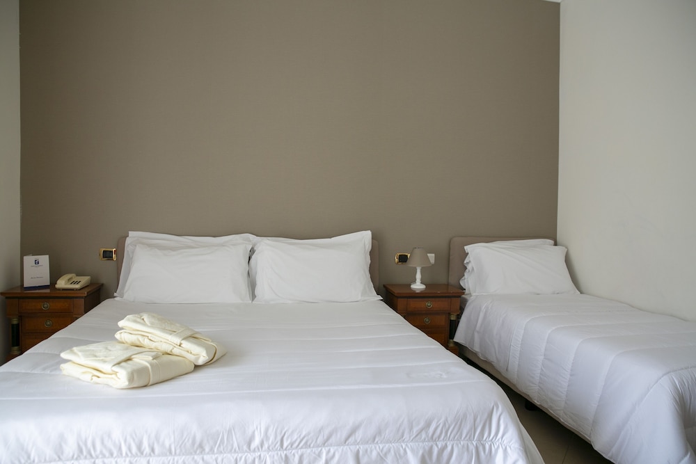 

Roma - Scala - Resort Santangelo & SPA