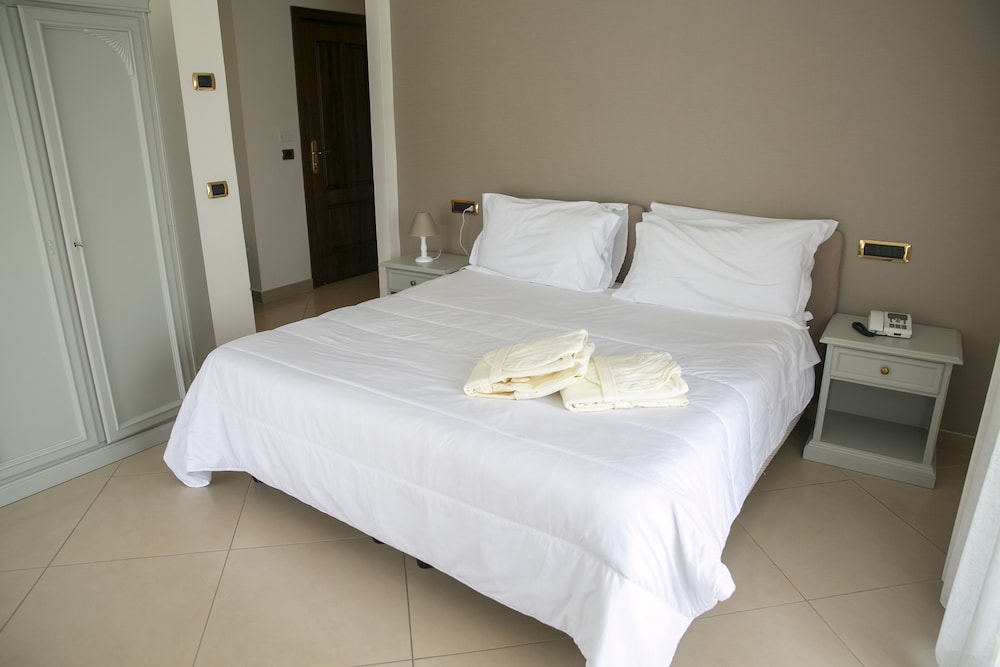 

Genova - Scala - Resort Santangelo & SPA