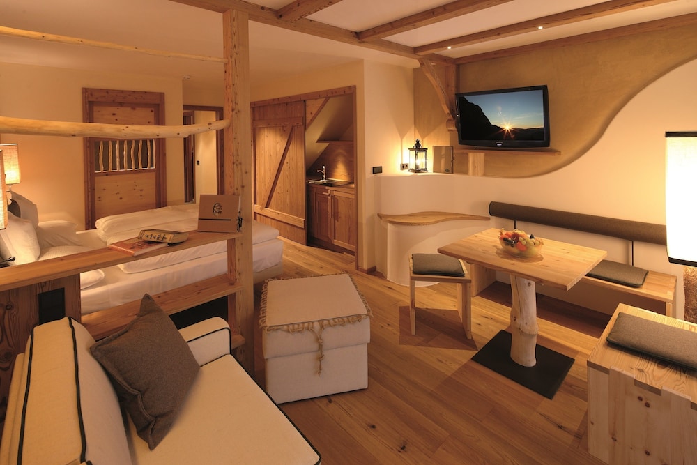 

Milano - Selva di Val Gardena - Dolomites Living Hotel Tirler