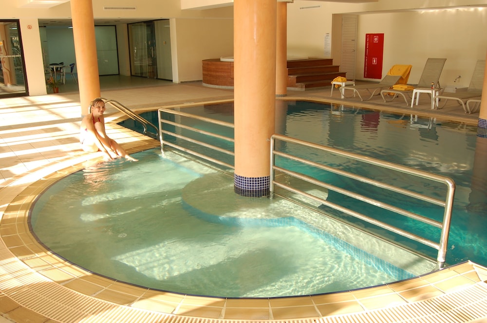 

Roma - Kissonerga - Panareti Coral Bay Resort