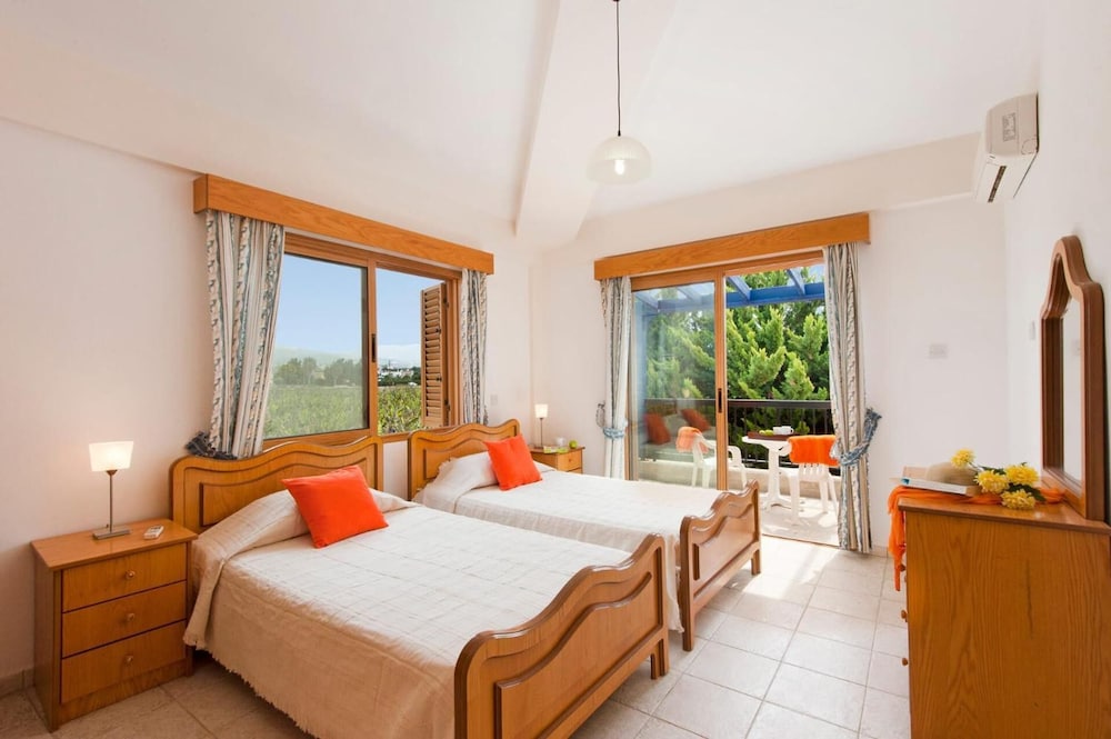

Roma - Pegeia - Panareti Coral Bay Resort