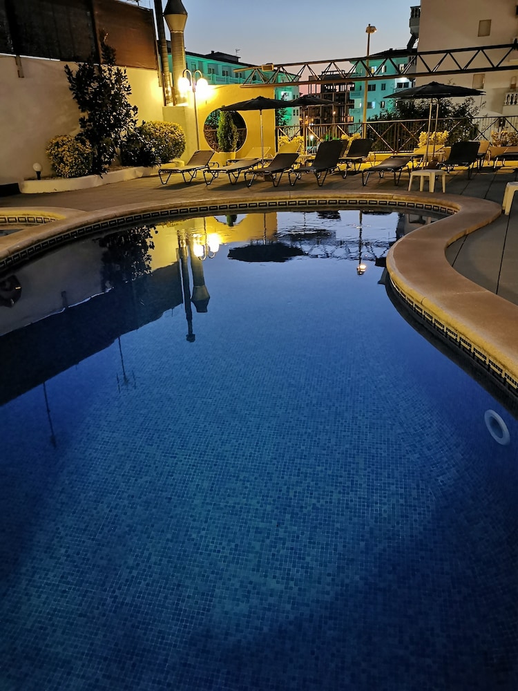 

Milano - Blanes - Petit Palau - Adults Only