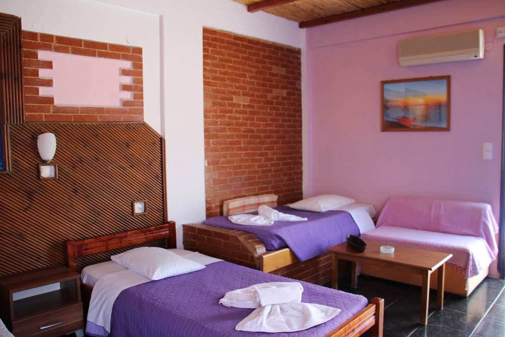 

Milano - Ios, Isole Greche - Skala Sunset Hotel and spa