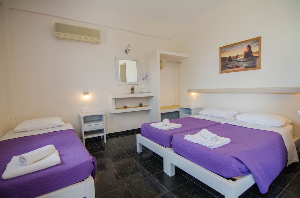

Milano - Ios-Ormos - Skala Sunset Hotel and spa