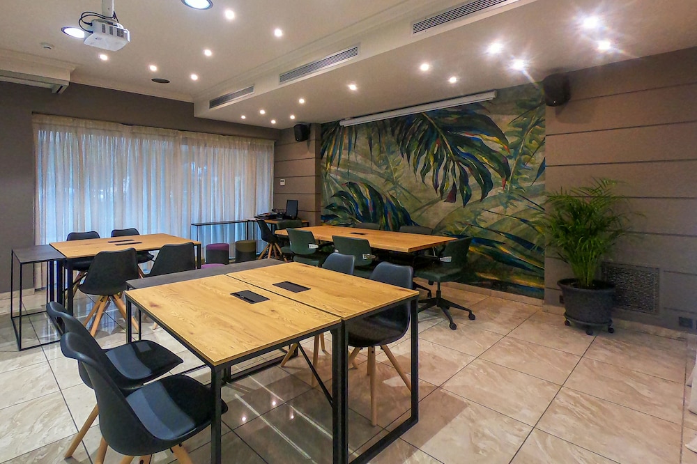 

Bologna - Glyfada (Attica) - Hotel Palmyra Beach